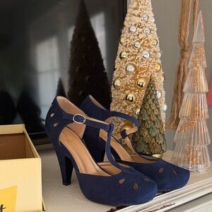 Vintage Inspired Navy Women's Heels with T-Strap